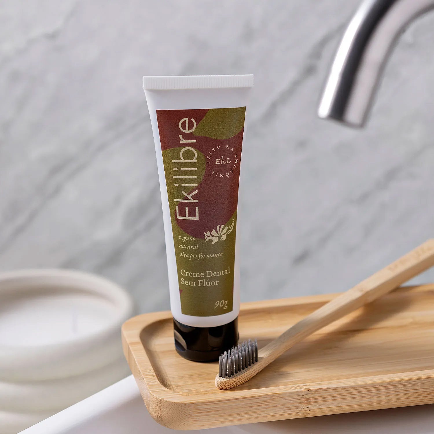Combo Higiêne Pessoal - 01 Sabonete de Cupuaçu e Capim Limão, 01 Creme Dental Sem Flúor de Menta e Cravo e 01 Desodorante Bactericida Sem Alumínio